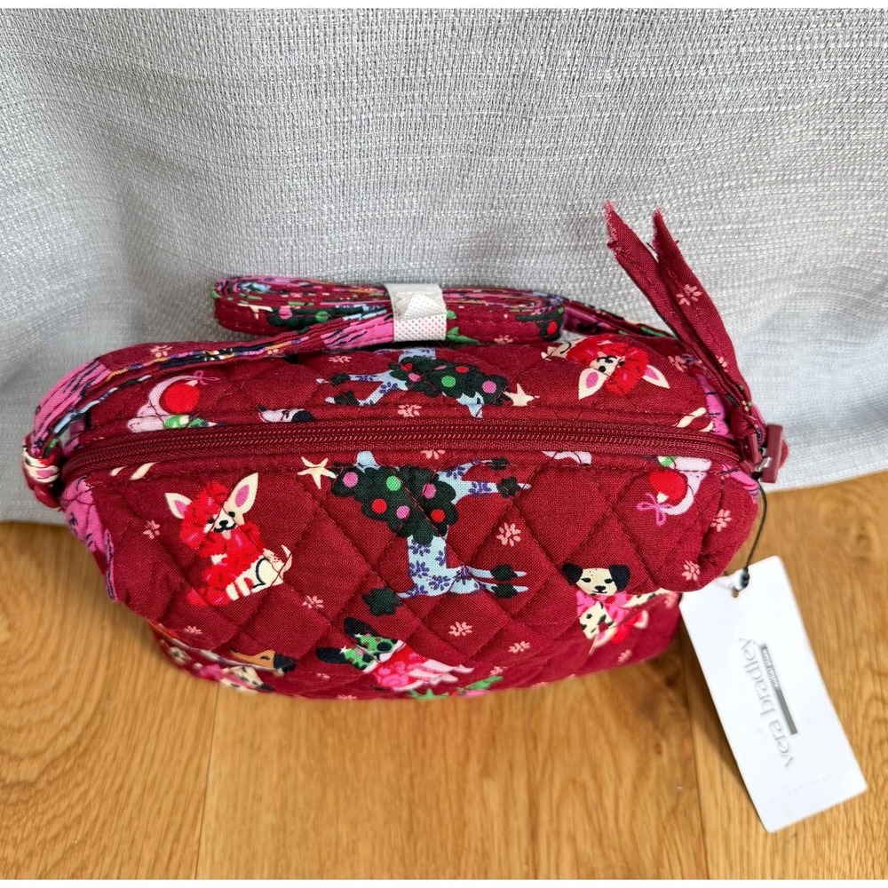 NWT Vera Bradley Outlet 2024 Holiday Hounds Cranberry Crossbody Camera Bag - Picture 5 of 9
